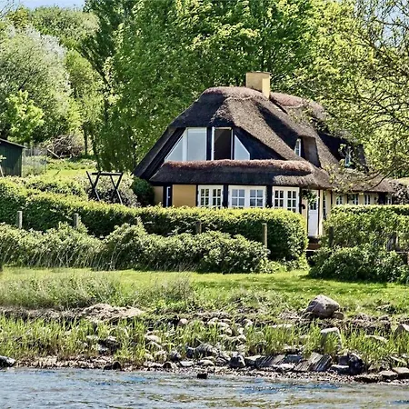 Reetdach-ferienhaus-mit-traumhaftem-panoramameerblick Feriehus